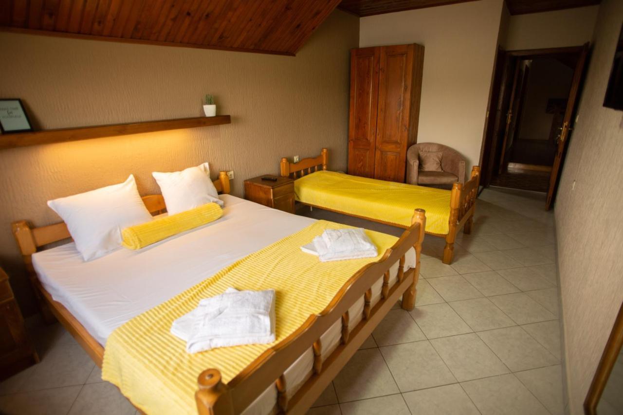 Guest House Vila Alexandar Palic Exterior photo