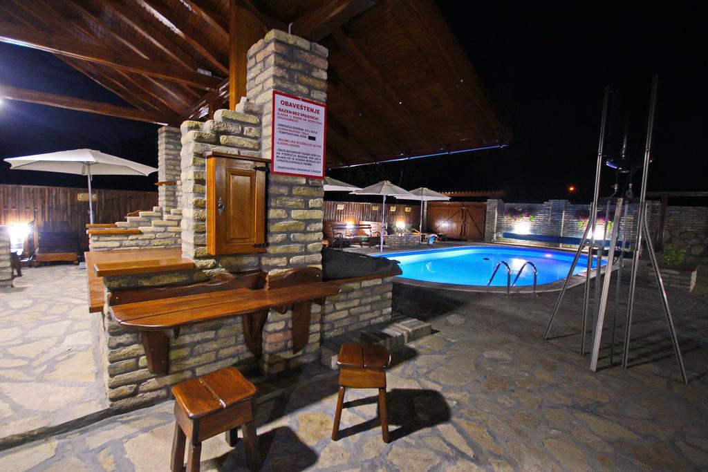 Guest House Vila Alexandar Palic Exterior photo